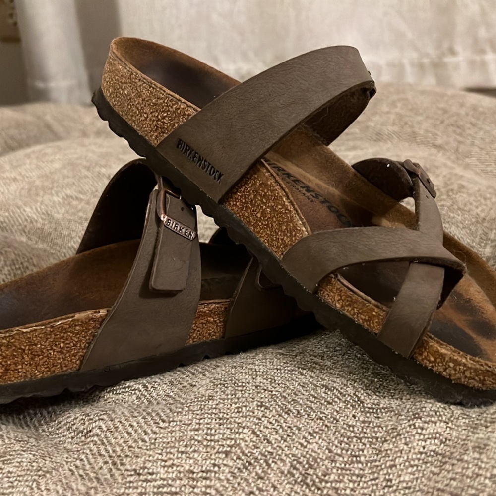 Women’s Birkenstock Mayari sandals in size 7 (EU 37).